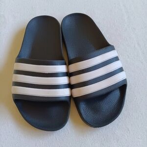 Adidas Sz Kid1 Black and White Striped Slides
